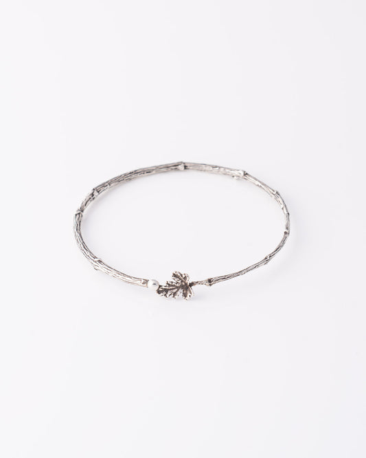 Limited edition ασημένιο σταθερό βραχιόλι Branch Rose Geranium Leaf με ανάγλυφο φύλλο και οξείδωση της ANV Jewelry.