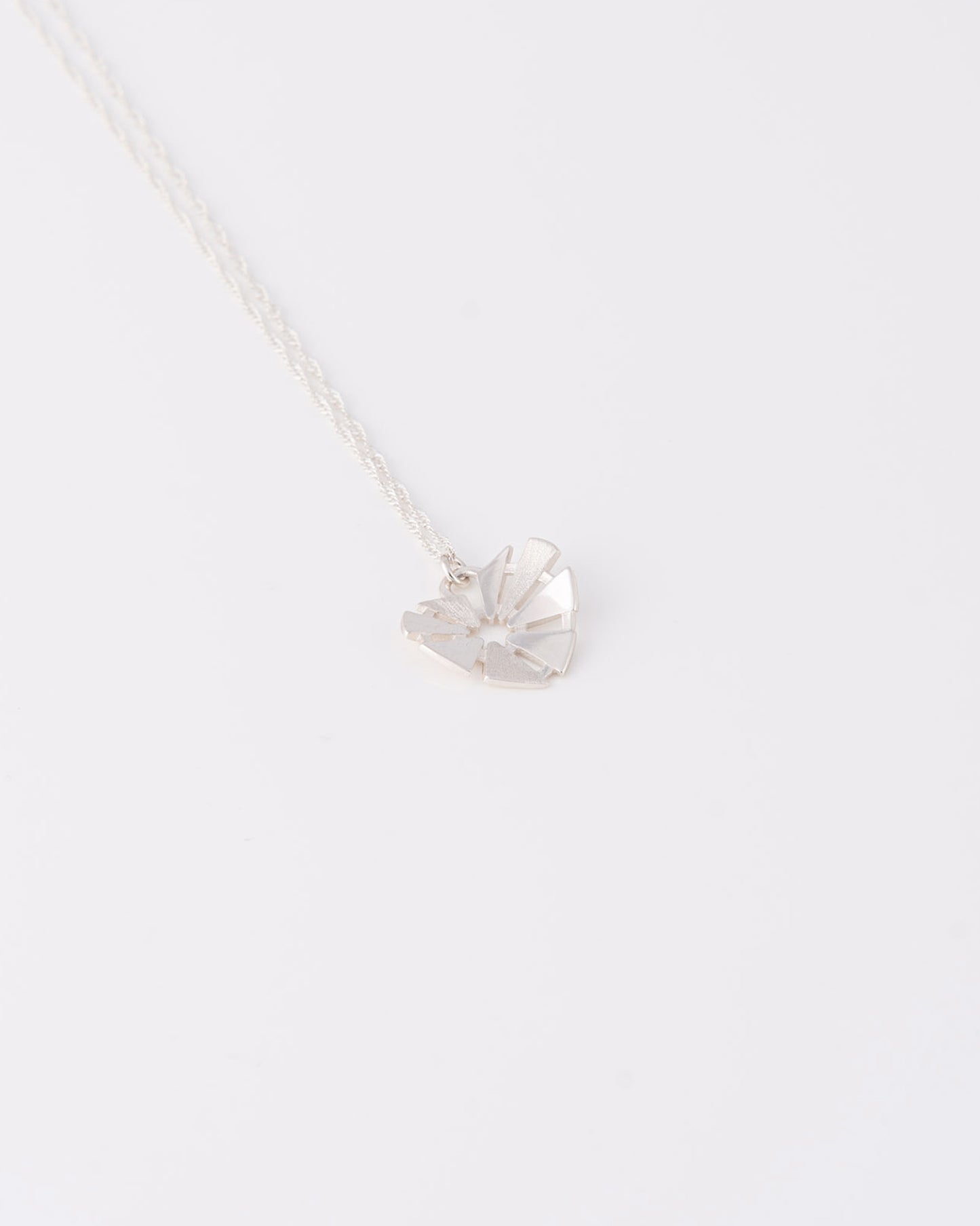 Curved Heart Κολιέ