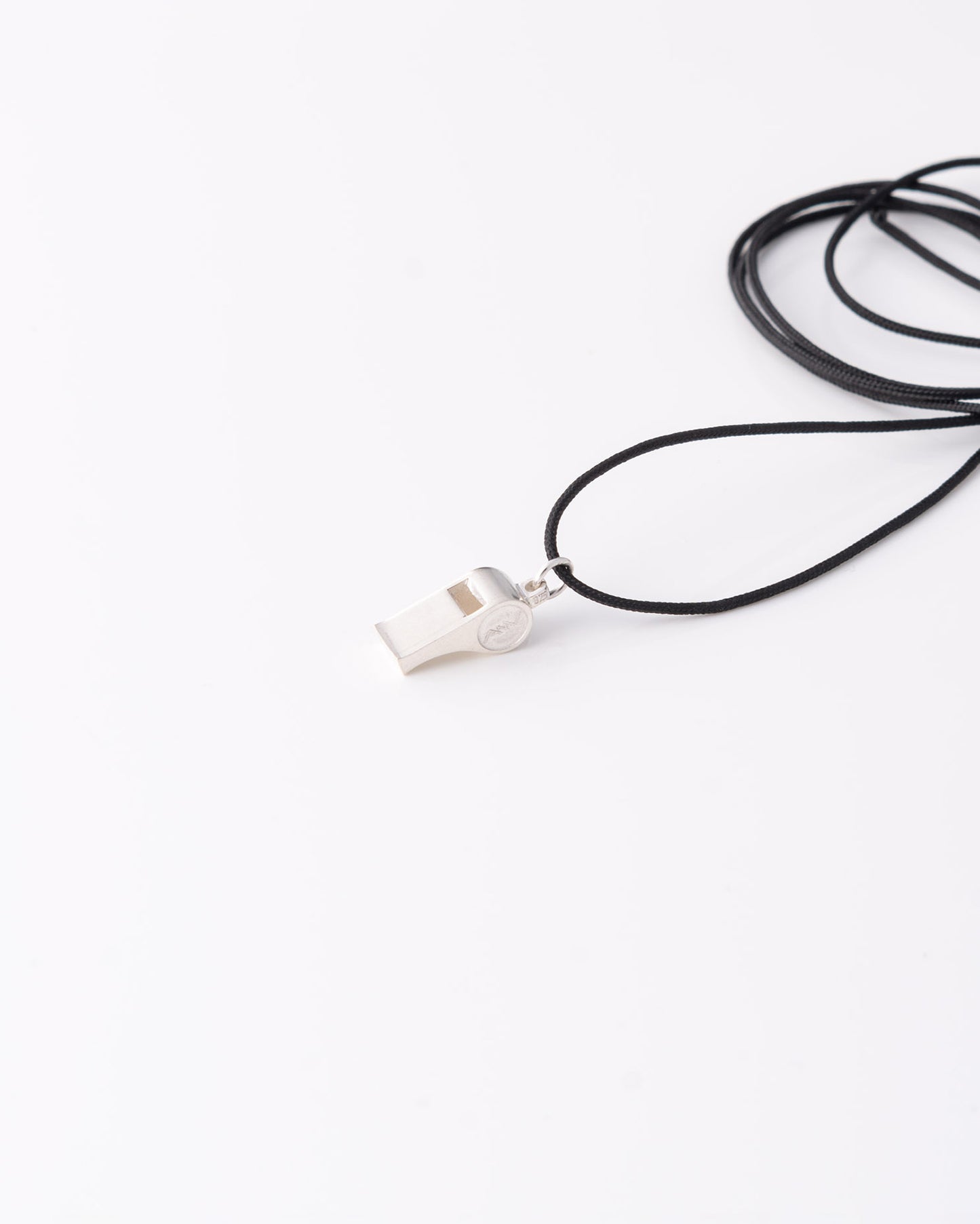 Limited edition ασημένιο κολιέ Functional Whistle  λειτουργική σφυρίχτρα με ρυθμιζόμενο κορδόνι της ANV Jewelry.